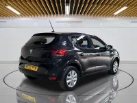 Begagnad Dacia Sandero Comfort 90 HK (66 kW) 2022 Svart Halvkombi