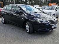 Begagnad Vauxhall Astra Design Edition 108 HK (79 kW) 2017 Svart Halvkombi