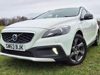 Used Volvo V40 2013 White Hatchback