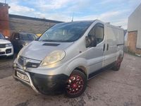 Second-hand Vauxhall Vivaro 90 CP (66 kW) 2010 Argintiu Monovolum