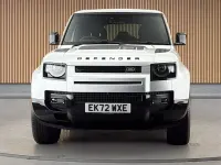Used Land Rover Defender Dynamic 250 HP (183 kW) 2022 Hakuba silver SUV