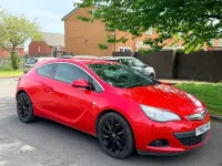Używany Vauxhall Astra GTC SRi 140 KM (102 kW) 2013 Czerwony Hatchback