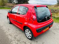 Used Peugeot 107 68 HP (50 kW) 2009 Red Hatchback