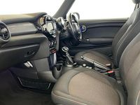 Begagnad Mini ONE 102 HK (75 kW) 2014 Vit Halvkombi