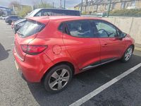 Used Renault Clio IV Dynamique 75 HP (55 kW) 2015 Red Hatchback