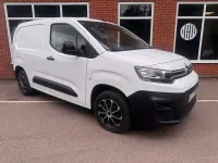 Second-hand Citroën Berlingo 100 CP (73 kW) 2022 Alb Monovolum