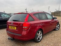 Używany Kia Ceed 2010 Czerwony Hatchback