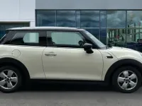 Used Mini Cooper Classic 136 HP (100 kW) 2019 White Hatchback