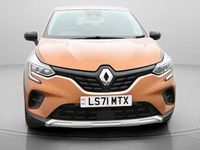 Second-hand Renault Captur Iconic 90 CP (66 kW) 2021 Portocaliu SUV