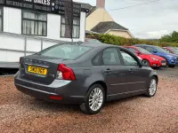 Usado Volvo S40 SE Lux 115 HP (84 kW) 2012 Cinzento Sedan