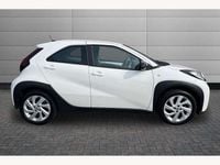 Used Toyota Aygo X PURE 72 HP (52 kW) 2023 White SUV