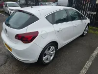 Used Vauxhall Astra SRi 2015 White Hatchback