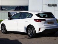 Begagnad Ford Focus Titanium 2024 Vit Halvkombi
