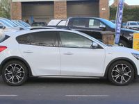 Begagnad Ford Focus Active X 120 HK (88 kW) 2020 Vit Halvkombi