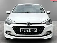 Used Hyundai i20 SE 84 HP (61 kW) 2017 White Hatchback