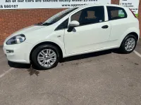 Used Fiat Punto Pop 69 HP (50 kW) 2015 White Hatchback