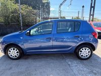 Second-hand Dacia Sandero Ambiance 2015 Albastru Hatchback