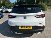 Used Vauxhall Grandland X Elite 130 HP (95 kW) 2019 White SUV