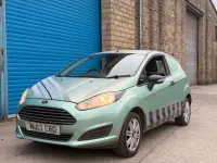 Usado Ford Fiesta 75 CV (55 kW) 2013 Turquesa Van
