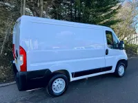 Second-hand Peugeot Boxer 120 CP (88 kW) 2021 Alb Van