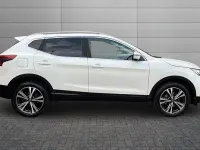 Used Nissan Qashqai N-Connecta 115 HP (84 kW) 2018 Storm white SUV