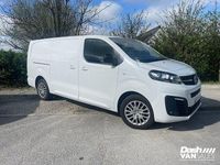 Second-hand Vauxhall Vivaro 100 CP (73 kW) 2023 Alb Monovolum
