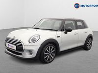Begagnad Mini Cooper Comfort 136 HK (100 kW) 2019 Vit Halvkombi