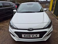 Used Hyundai i20 75 HP (55 kW) 2018 White Hatchback
