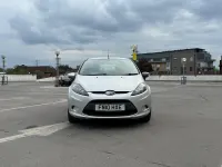 Begagnad Ford Fiesta 96 HK (70 kW) 2010 Silver Halvkombi