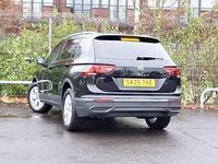 New VW Tiguan Allspace Life 150 HP (110 kW) 2025 Black SUV