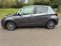 Używany Toyota Yaris 69 KM (50 kW) 2016 Szary Hatchback