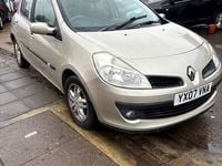 Used Renault Clio II Privilege 111 HP (81 kW) 2007 Gold Hatchback