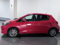 Begagnad Toyota Yaris 99 HK (72 kW) 2016 Röd Halvkombi