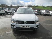 Używany VW Tiguan SE 150 KM (110 kW) 2018 Srebrny SUV