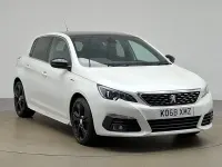 Gebraucht Peugeot 308 GT-line 131 PS (96 kW) 2019 Weiß Kleinwagen