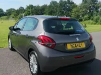 Used Peugeot 208 Signature Sky 82 HP (60 kW) 2018 Grey Hatchback