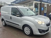 Używany Vauxhall Combo Sportive 2018 Srebrny Minivan