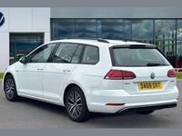 Used VW Golf VII SE 128 HP (94 kW) 2018 White Estate