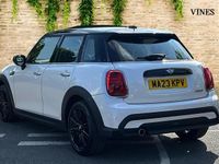 Usado Mini Cooper Exclusive 134 CV (98 kW) 2023 Blanco Utilitario