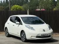 Used Nissan Leaf Tekna 80 kW (109 HP) 2017 White Hatchback