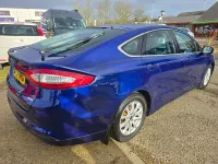 Used Ford Mondeo Zetec 120 HP (88 kW) 2017 Blue Hatchback