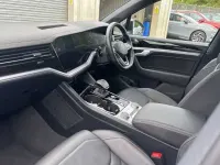 Käytetty VW Touareg 286 HP (210 kW) 2023 Katumaasturi