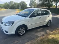Used Kia Rio 95 HP (69 kW) 2010 White Hatchback
