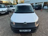 Usado VW Caddy 102 HP (75 kW) 2024 Branco Monovolume