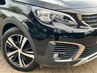 Usado Peugeot 5008 Allure 175 HP (128 kW) 2019 Preto SUV