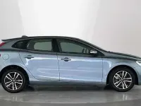 Used Volvo V40 Momentum 150 HP (110 kW) 2018 Hatchback