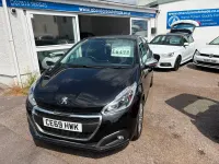 Used Peugeot 208 Signature Sky 82 HP (60 kW) 2019 Black Hatchback