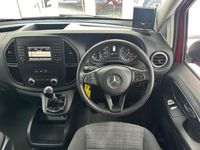 Usado Mercedes Vito 2016 Vermelho Van