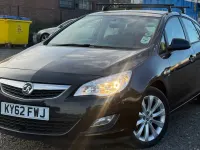 Begagnad Vauxhall Astra Active 2012 Svart Halvkombi