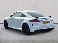 Begagnad Audi TT Black Edition 197 HK (144 kW) 2023 Vit Sportkupé